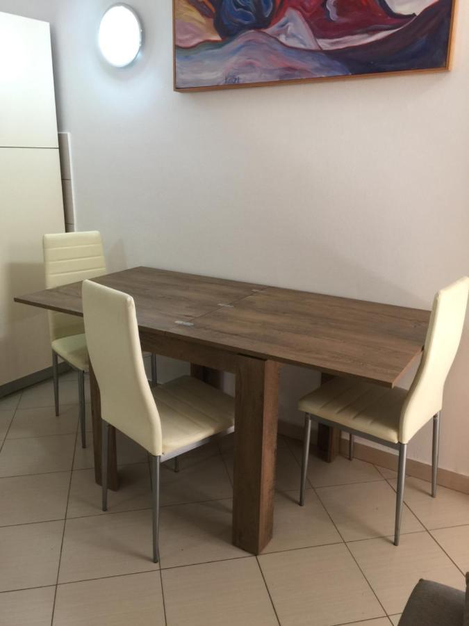 Apartma Изола Екстериор снимка